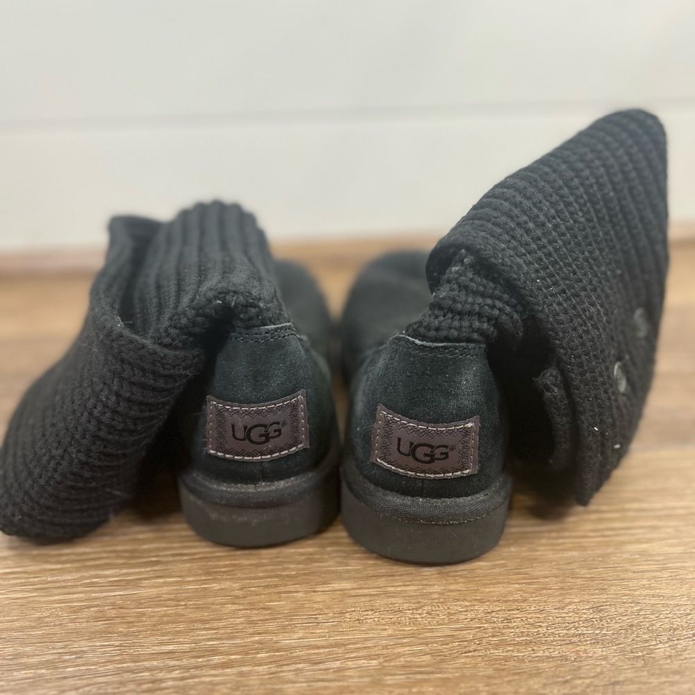 Womens UGG Classic Cardy Boots - Picture 1 of 9